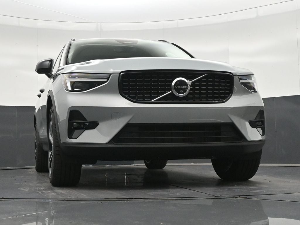 2026 Volvo XC40 B5 Ultra