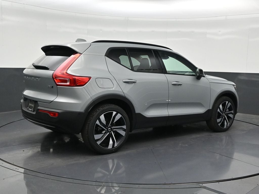 2026 Volvo XC40 B5 Ultra