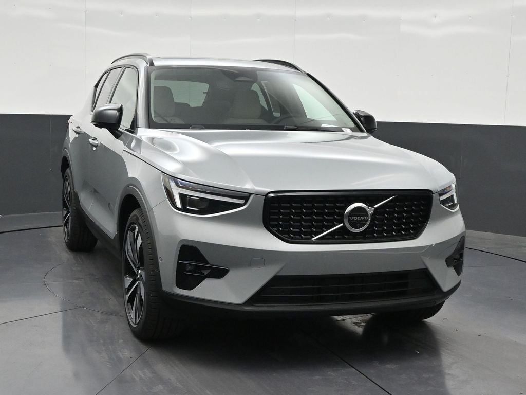2026 Volvo XC40 B5 Ultra