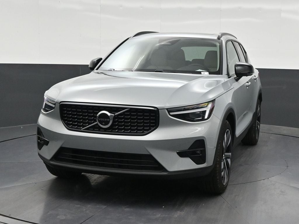 2026 Volvo XC40 B5 Ultra