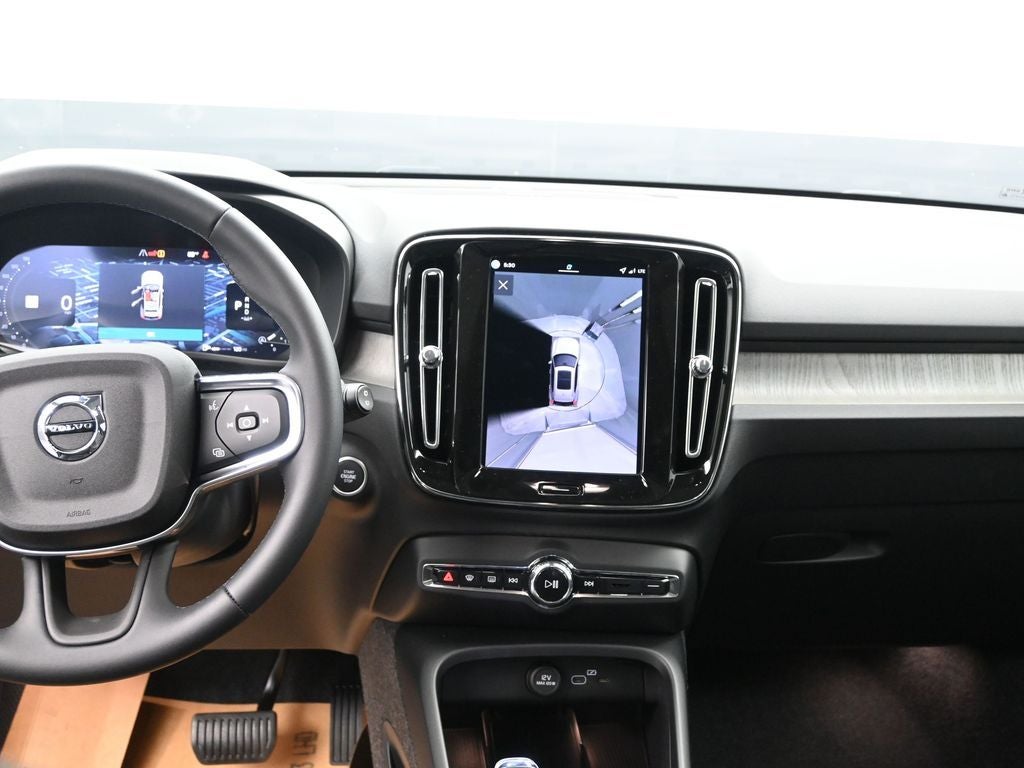 2026 Volvo XC40 B5 Ultra