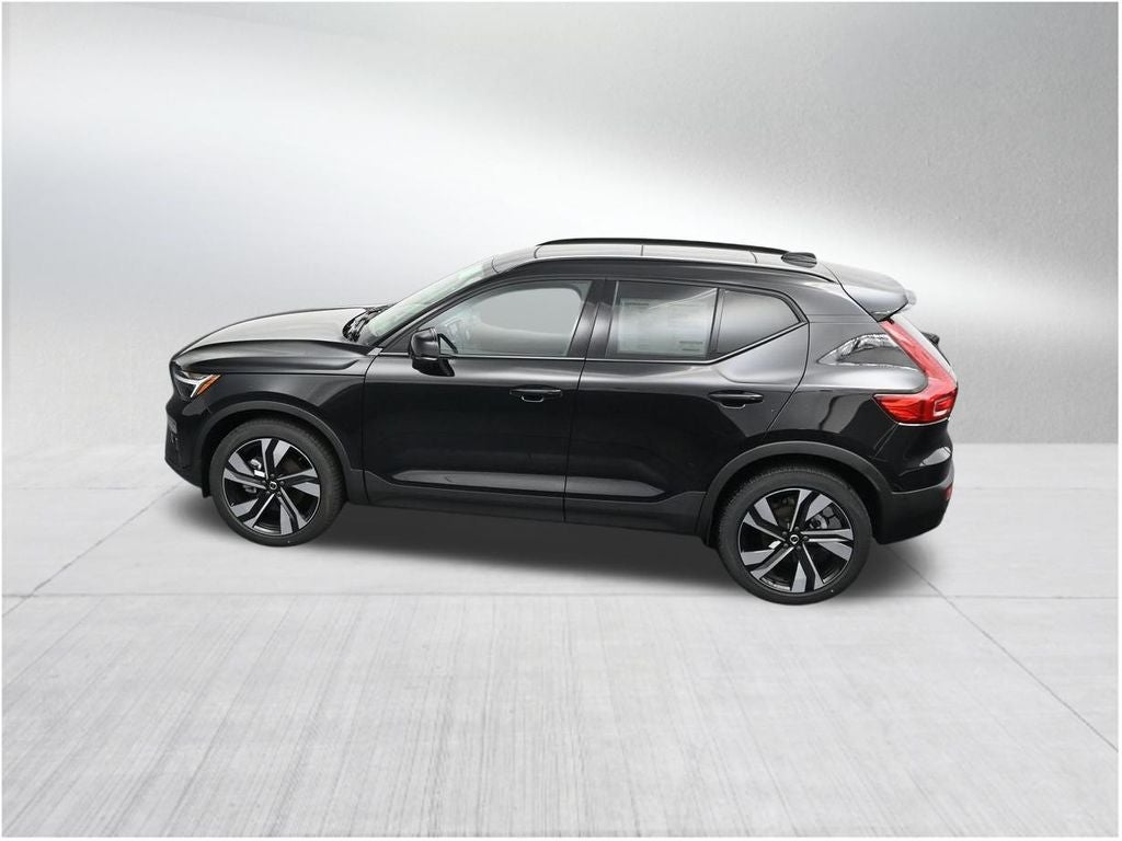 2026 Volvo XC40 B5 Ultra