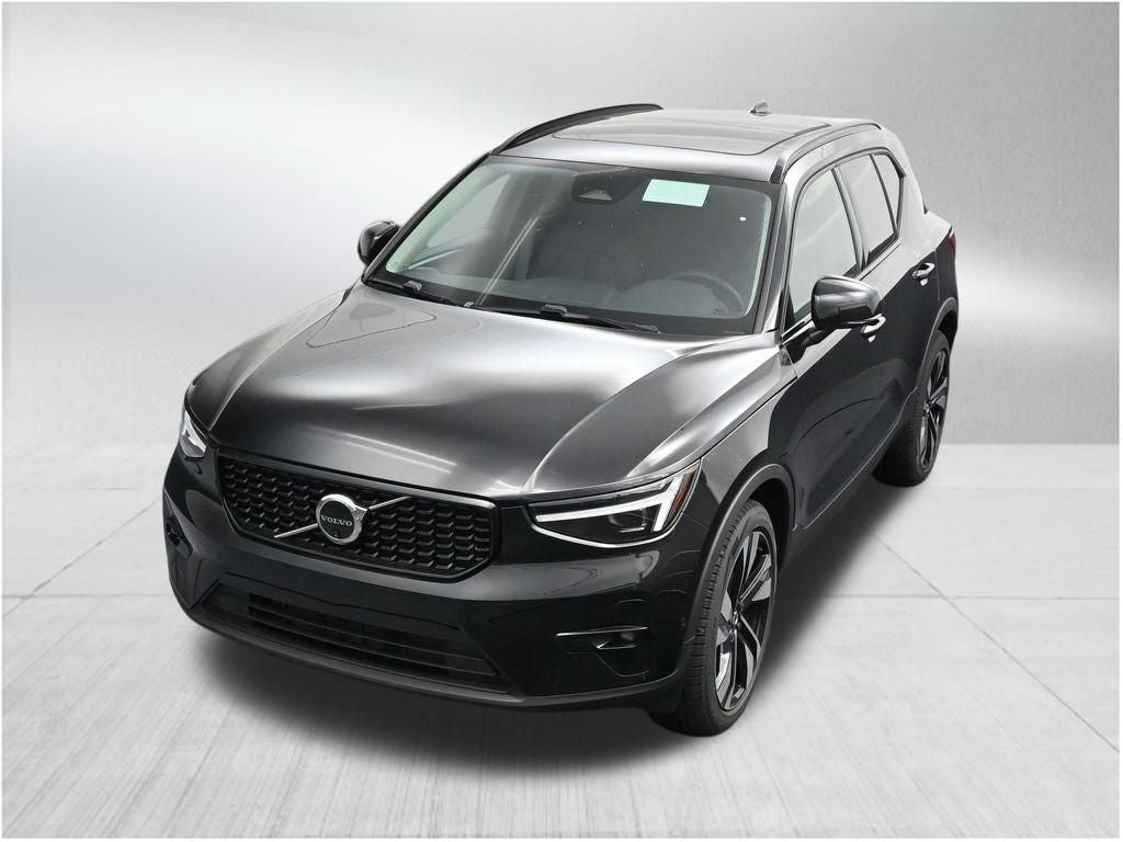 2026 Volvo XC40 B5 Ultra
