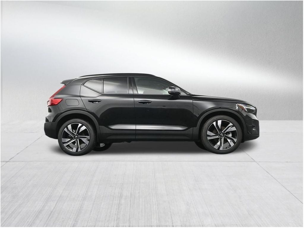 2026 Volvo XC40 B5 Ultra