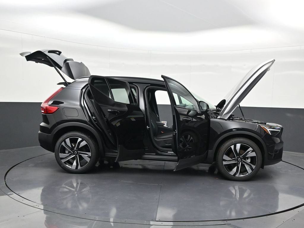 2026 Volvo XC40 B5 Ultra