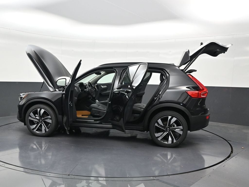 2026 Volvo XC40 B5 Ultra