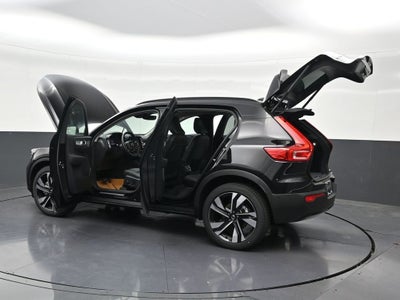 2026 Volvo XC40 B5 Ultra