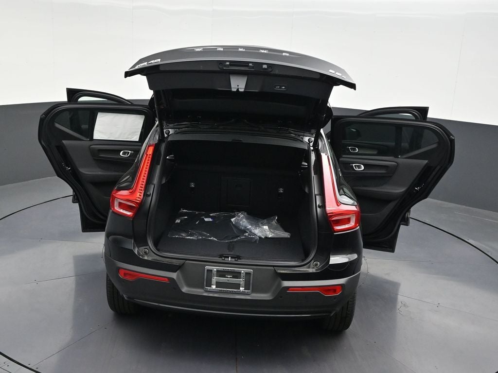 2026 Volvo XC40 B5 Ultra