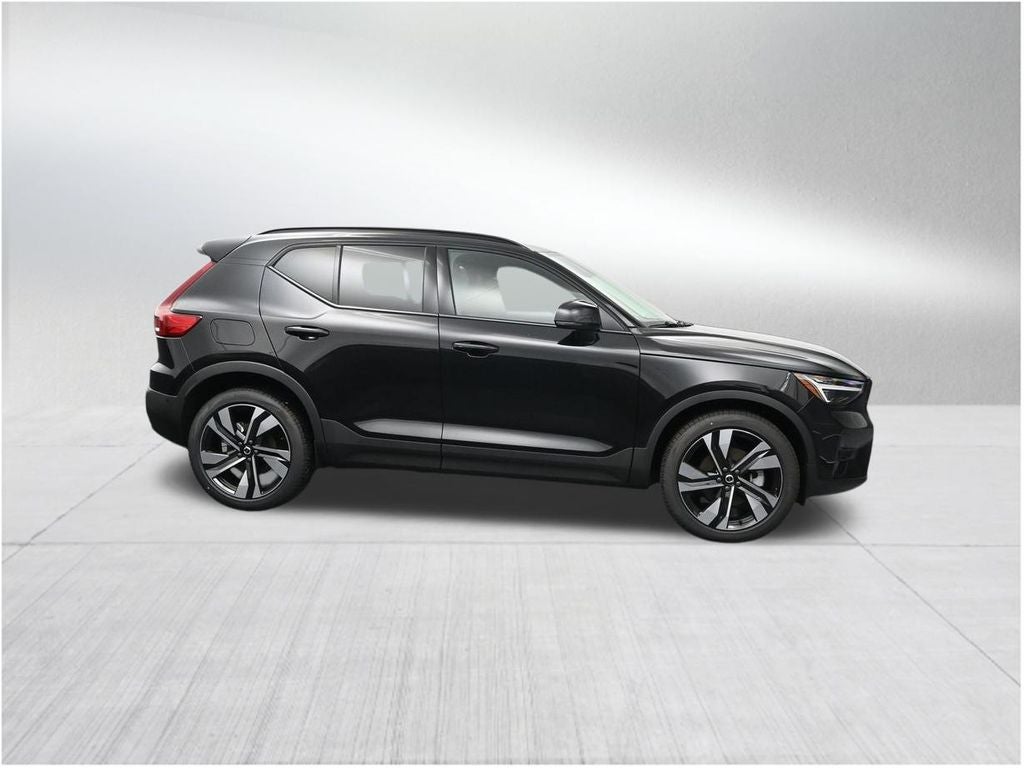 2026 Volvo XC40 B5 Ultra