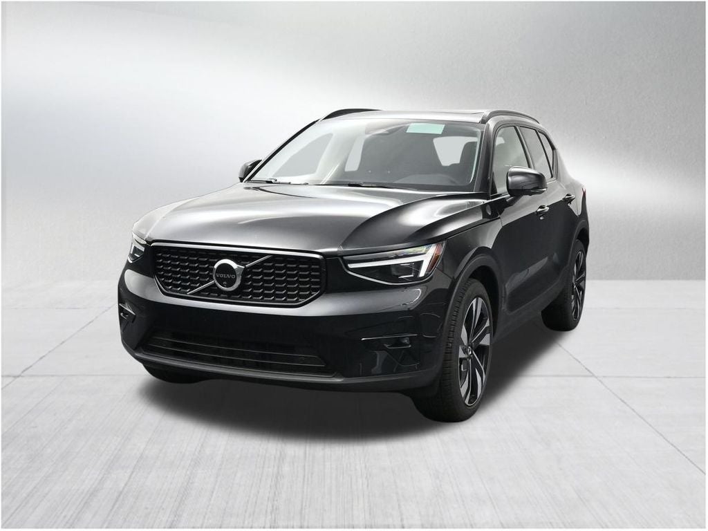 2026 Volvo XC40 B5 Ultra