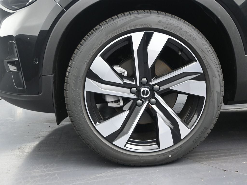 2026 Volvo XC40 B5 Ultra