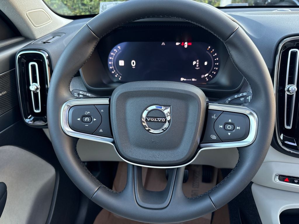 2026 Volvo XC40 B5 Ultra