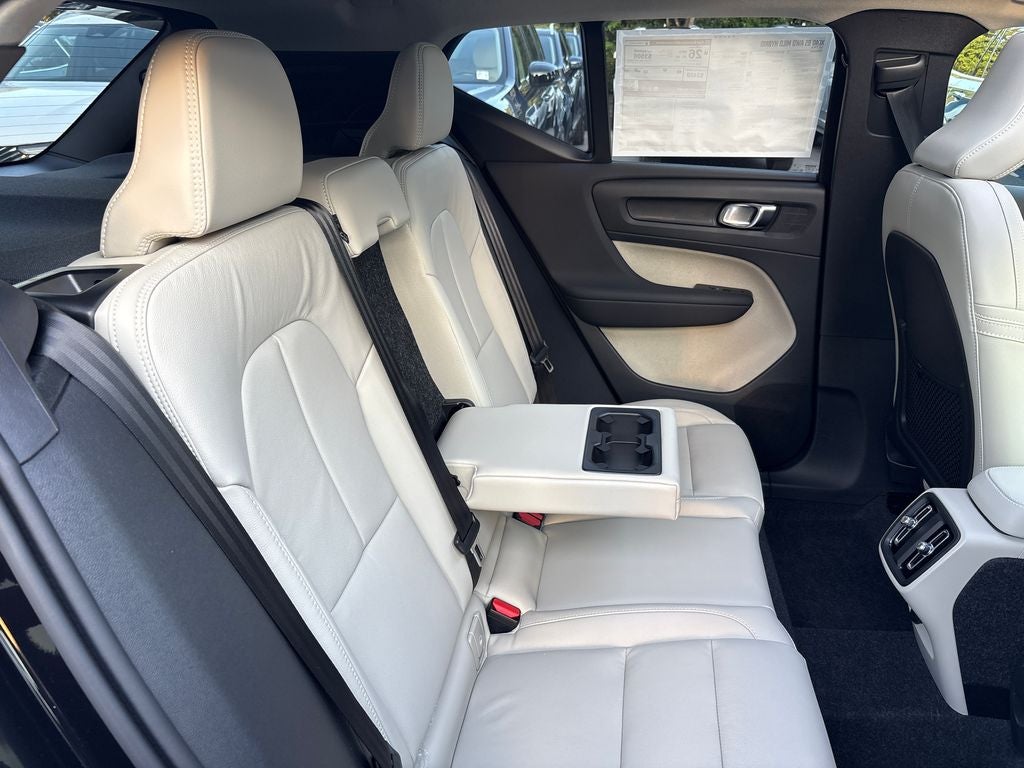 2026 Volvo XC40 B5 Ultra