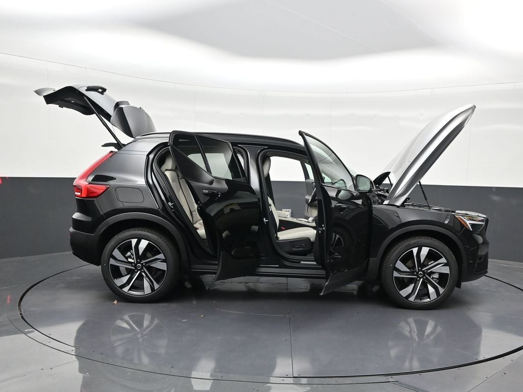 2026 Volvo XC40 B5 Ultra