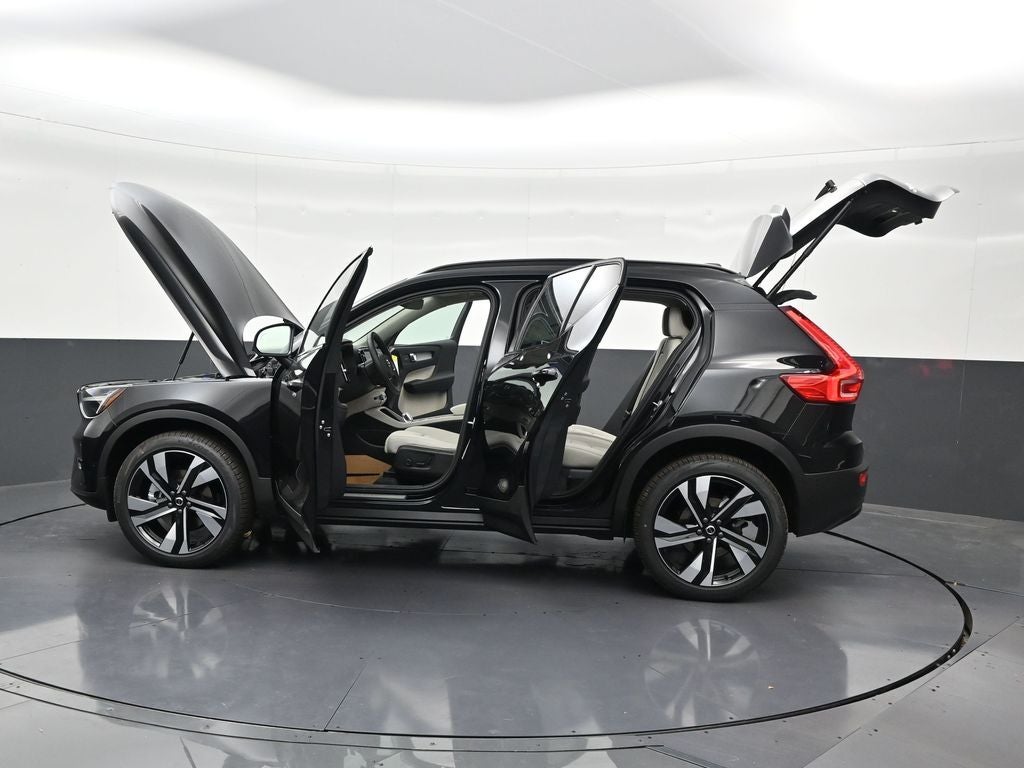 2026 Volvo XC40 B5 Ultra
