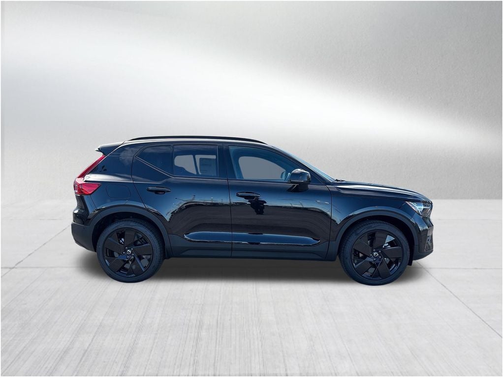 2026 Volvo XC40 B5 Ultra