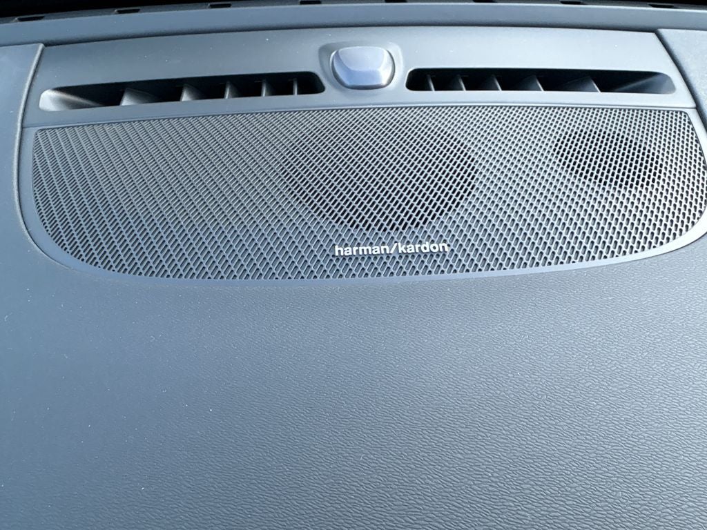 2026 Volvo XC40 B5 Ultra