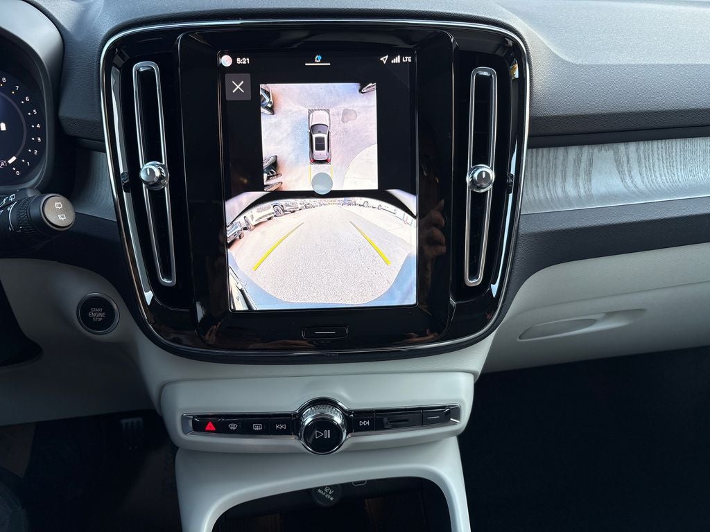 2026 Volvo XC40 B5 Ultra