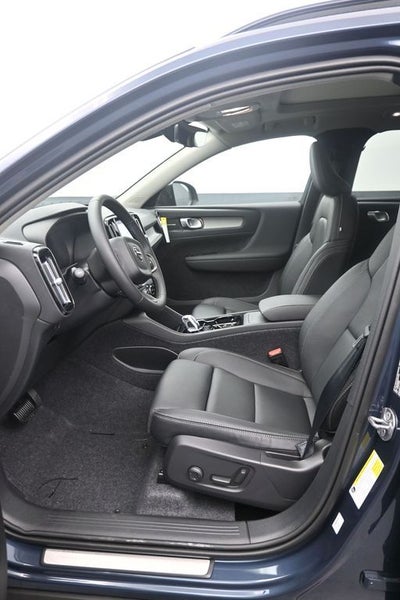 2026 Volvo XC40 B5 Ultra