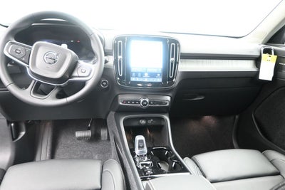 2026 Volvo XC40 B5 Ultra