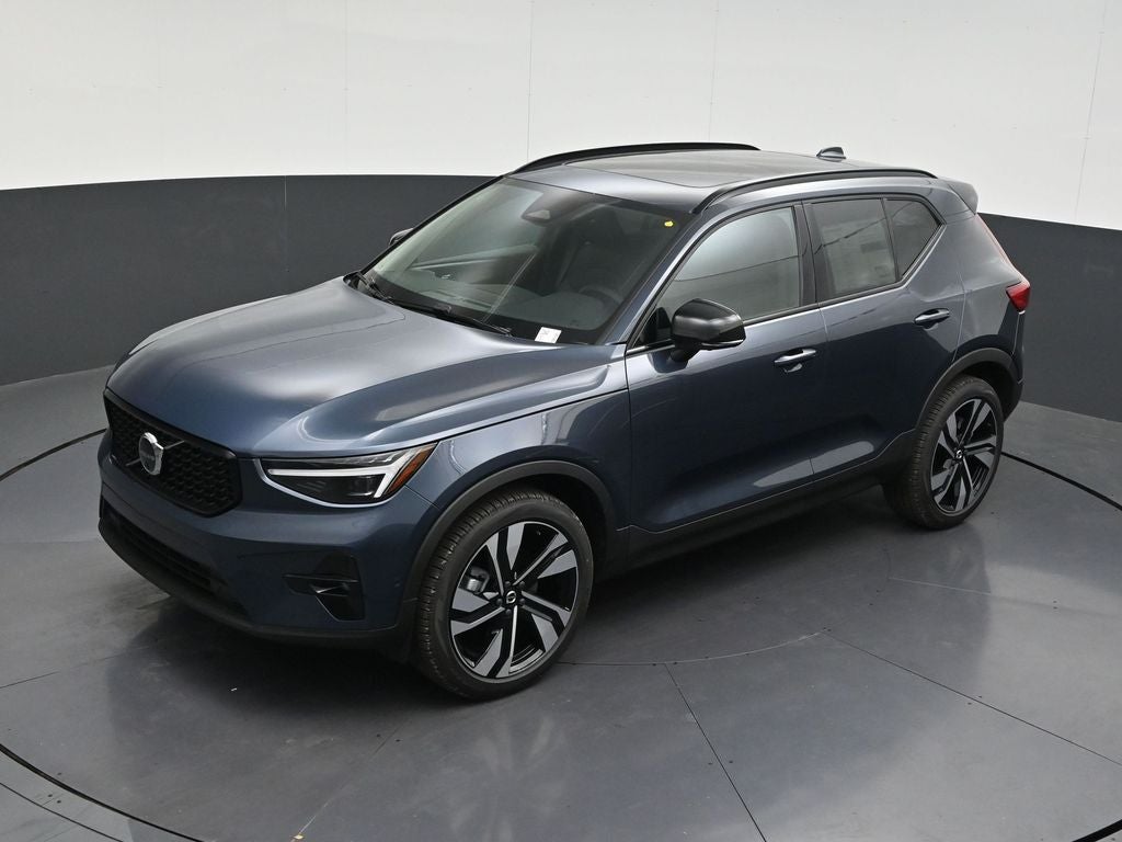 2026 Volvo XC40 B5 Ultra