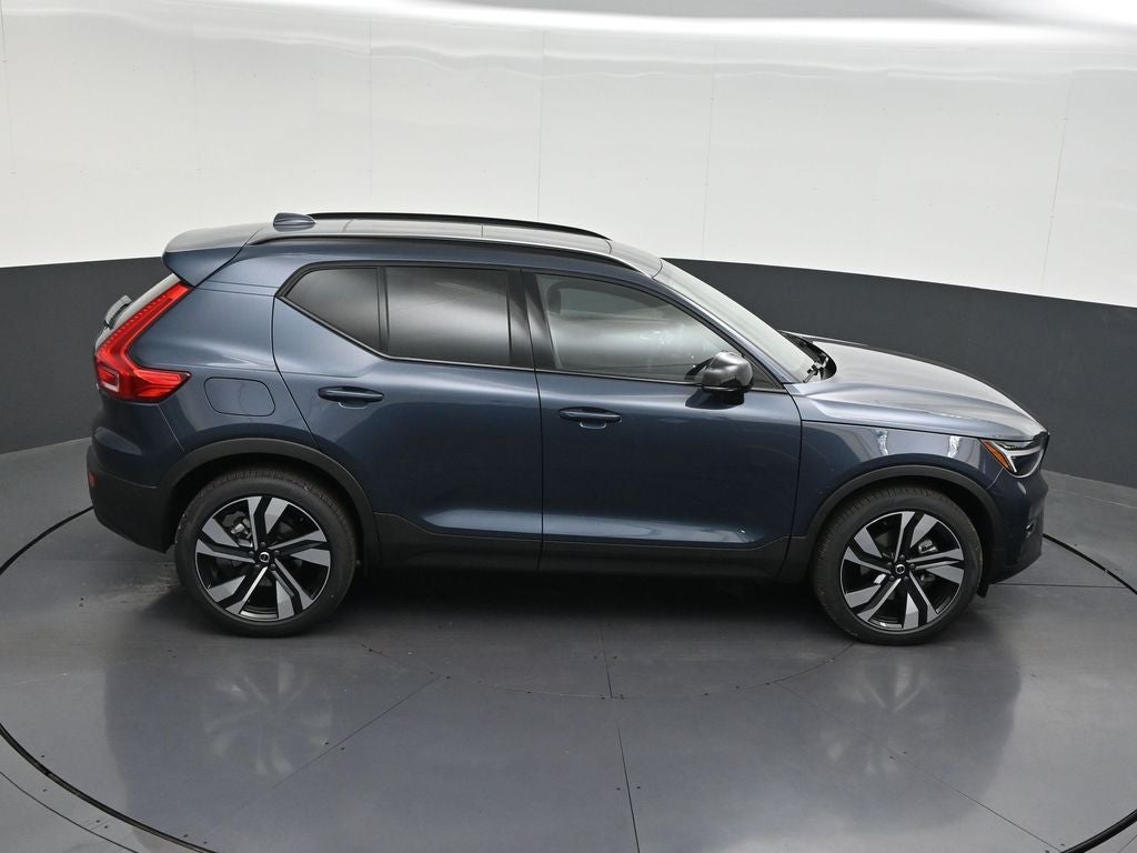 2026 Volvo XC40 B5 Ultra