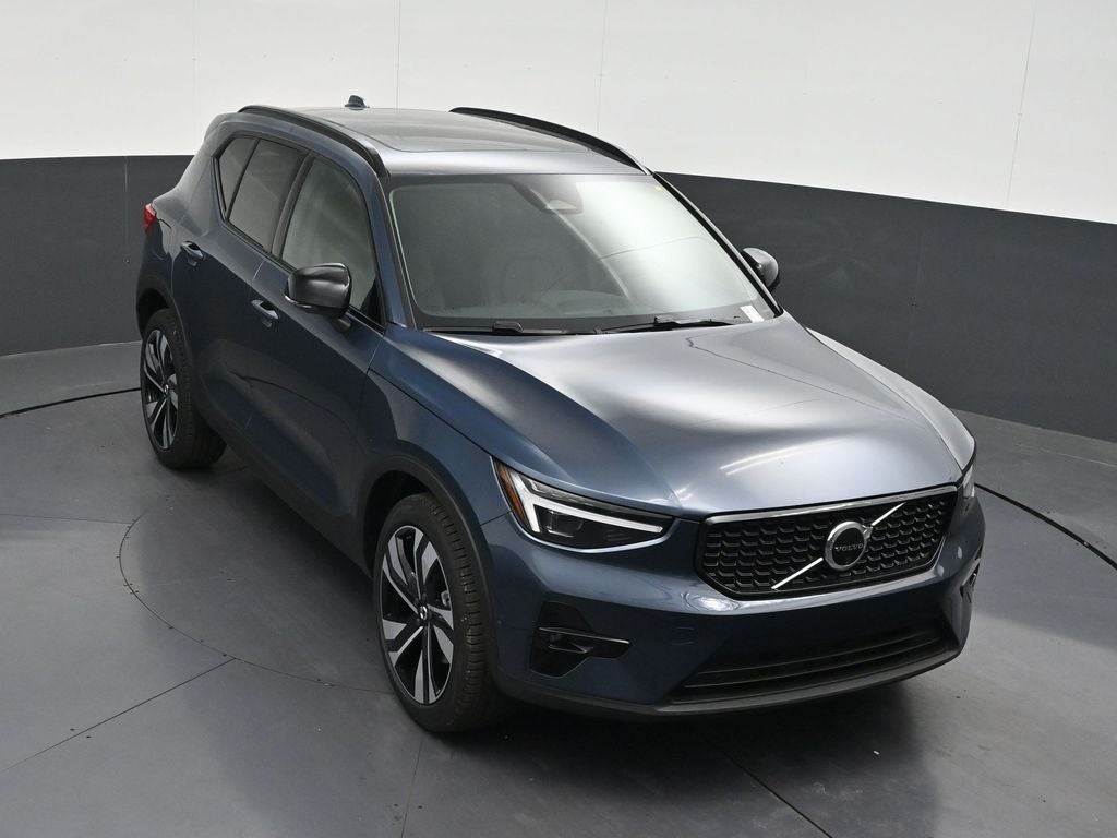 2026 Volvo XC40 B5 Ultra