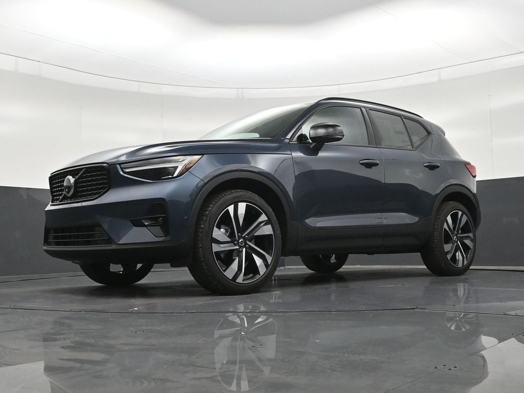 2026 Volvo XC40 B5 Ultra