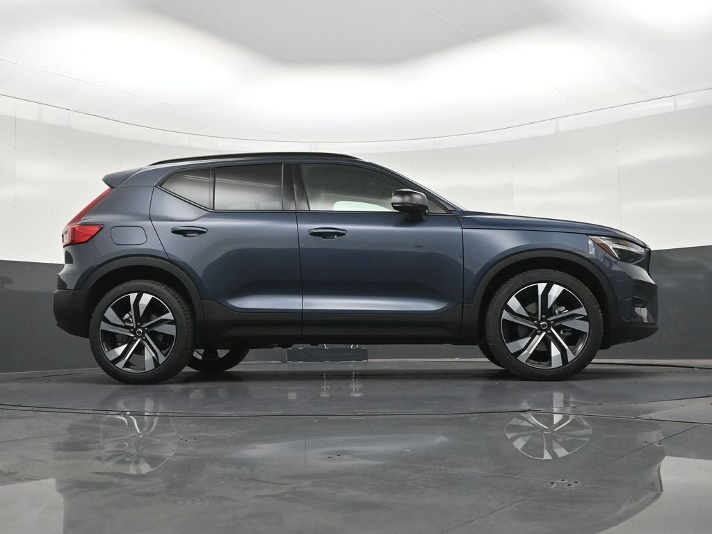2026 Volvo XC40 B5 Ultra