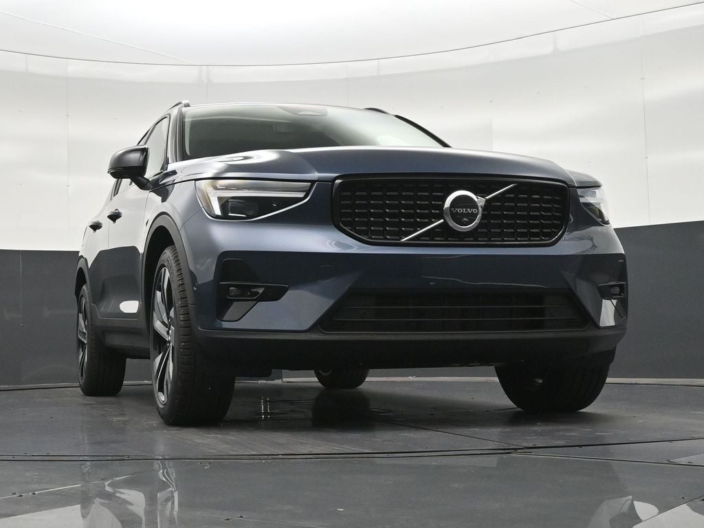 2026 Volvo XC40 B5 Ultra