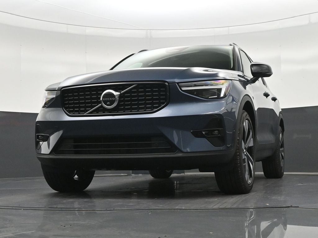 2026 Volvo XC40 B5 Ultra