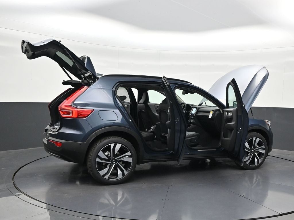 2026 Volvo XC40 B5 Ultra