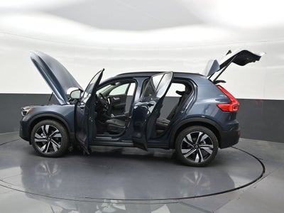 2026 Volvo XC40 B5 Ultra