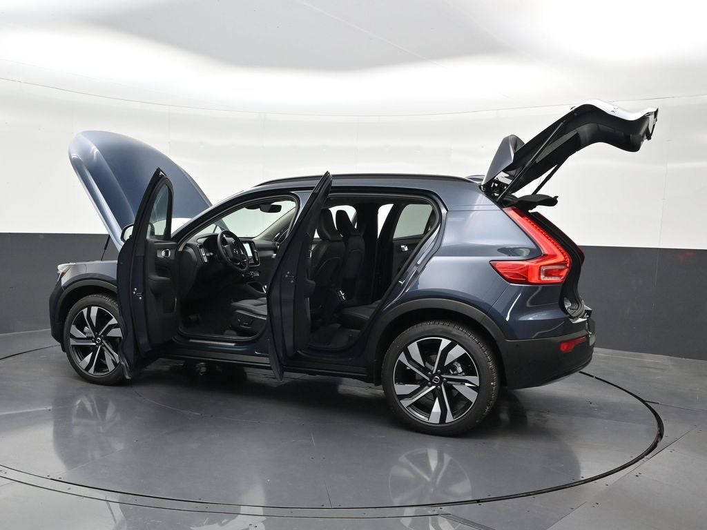 2026 Volvo XC40 B5 Ultra