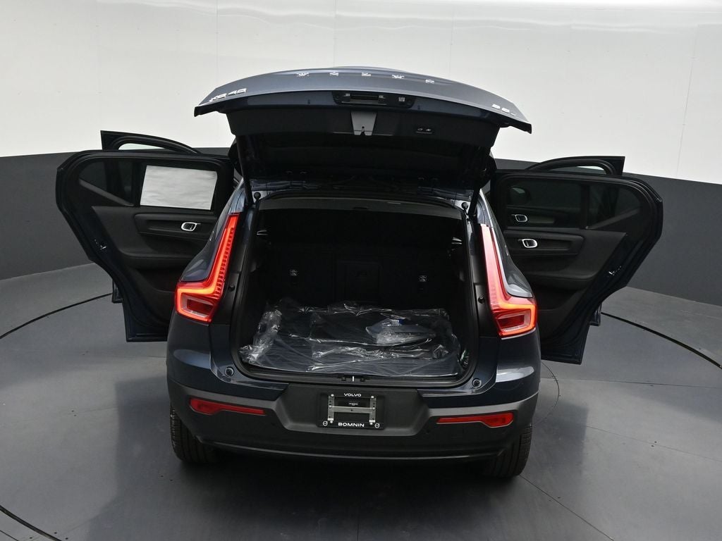 2026 Volvo XC40 B5 Ultra
