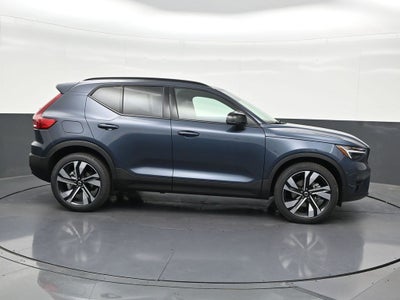 2026 Volvo XC40 B5 Ultra