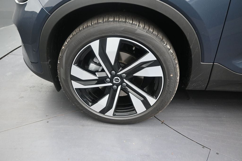 2026 Volvo XC40 B5 Ultra