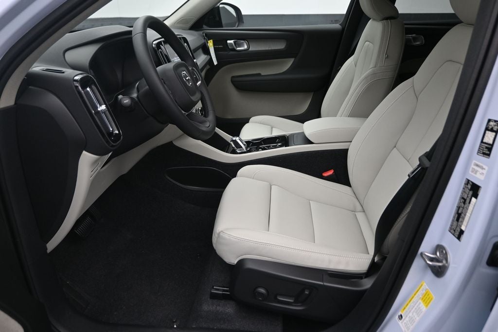 2026 Volvo XC40 B5 Ultra