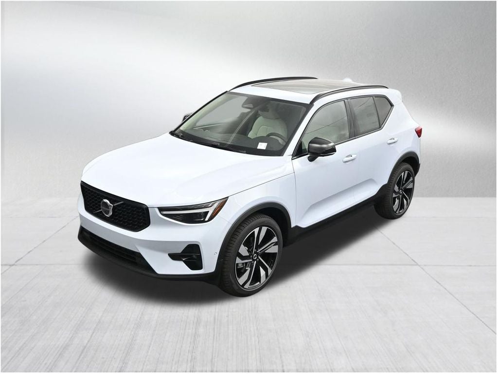 2026 Volvo XC40 B5 Ultra