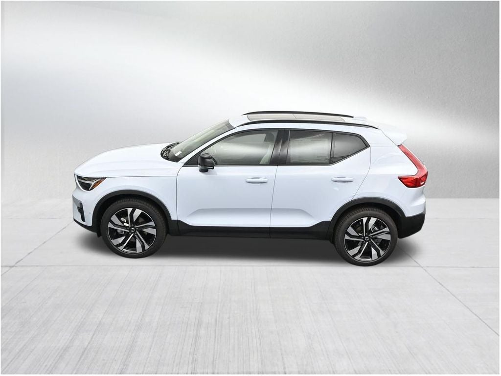 2026 Volvo XC40 B5 Ultra
