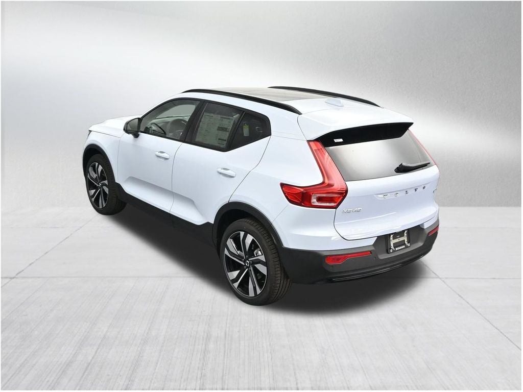 2026 Volvo XC40 B5 Ultra