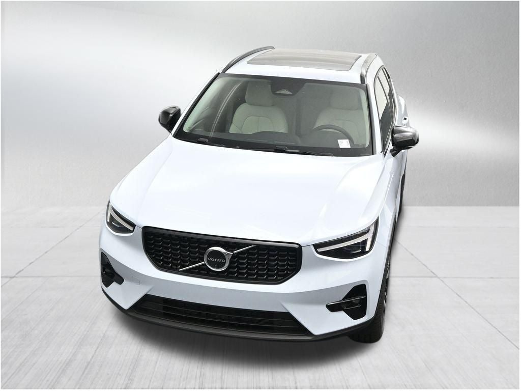 2026 Volvo XC40 B5 Ultra