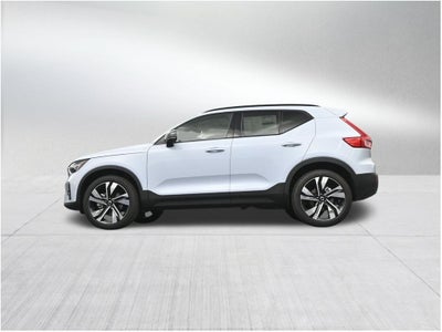2026 Volvo XC40 B5 Ultra