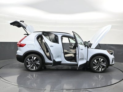 2026 Volvo XC40 B5 Ultra