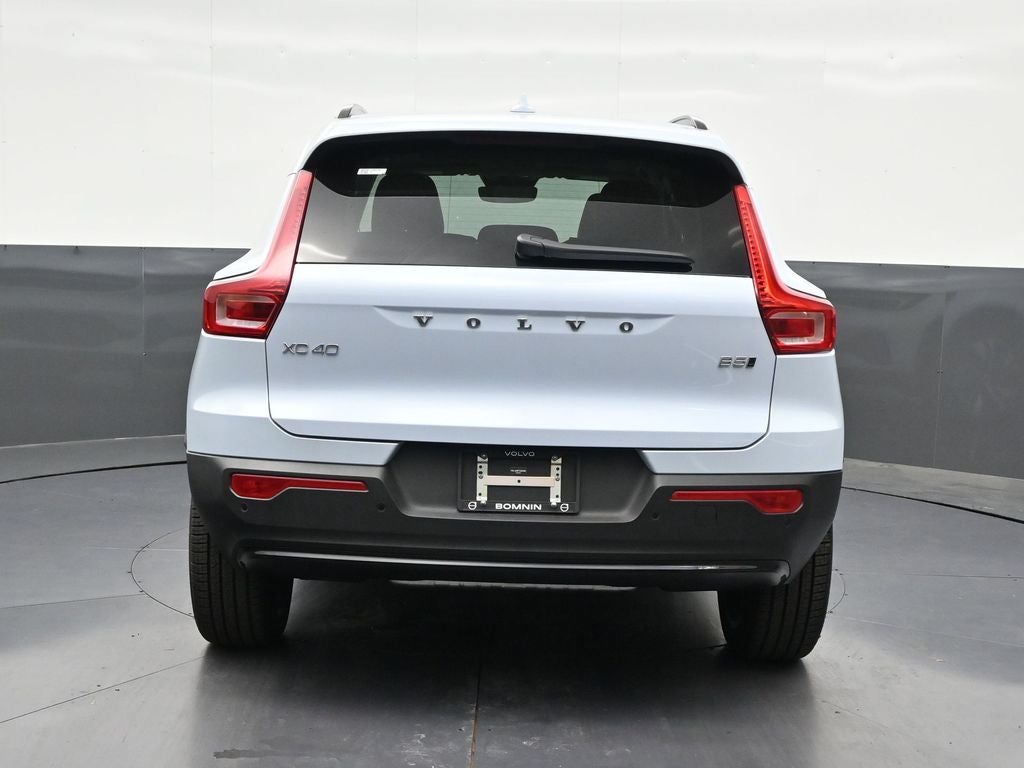 2026 Volvo XC40 B5 Ultra