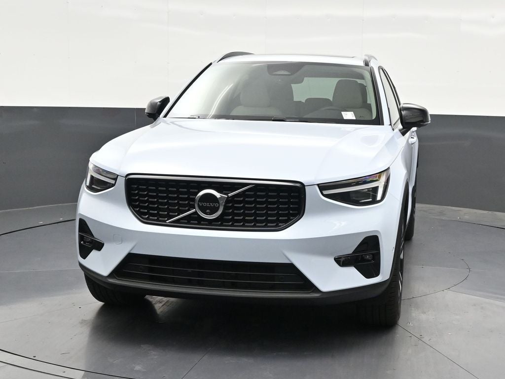 2026 Volvo XC40 B5 Ultra