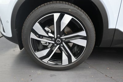 2026 Volvo XC40 B5 Ultra