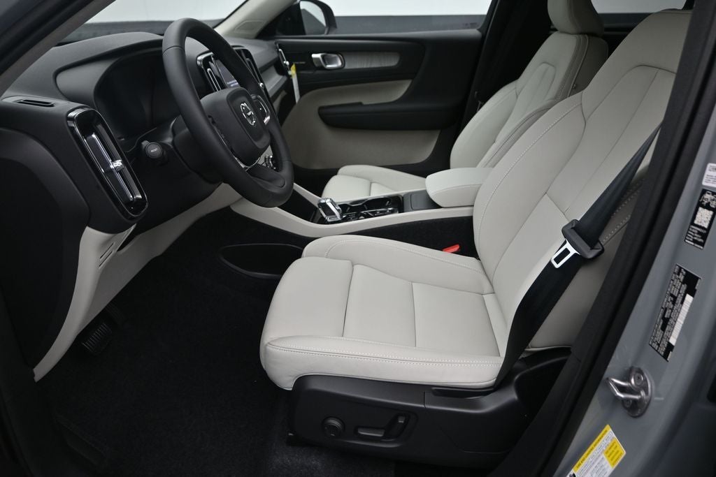 2026 Volvo XC40 B5 Ultra
