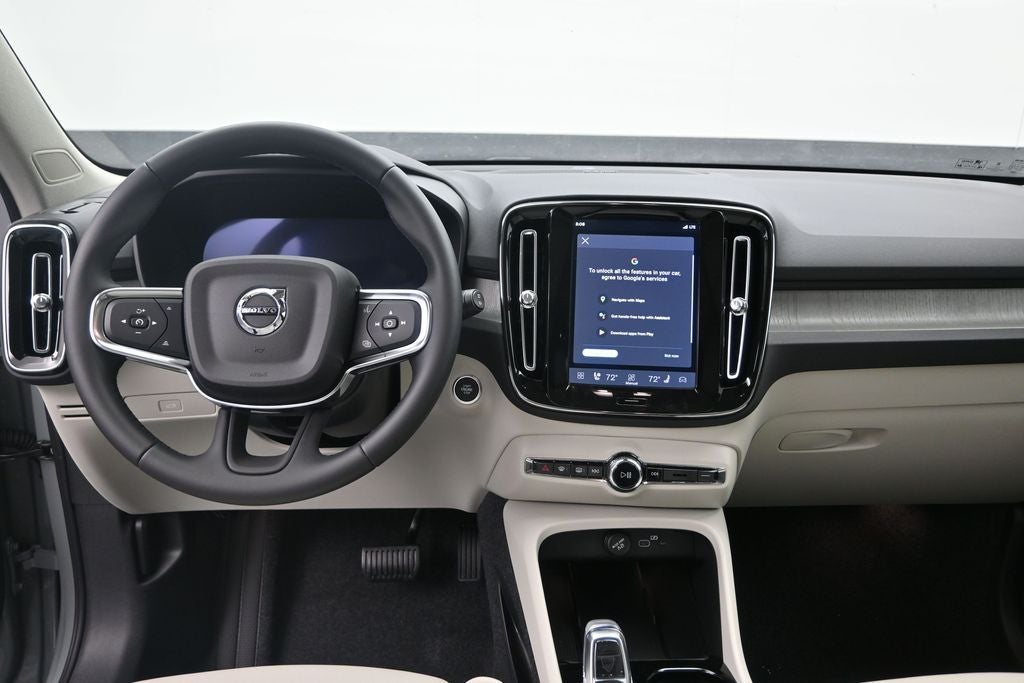 2026 Volvo XC40 B5 Ultra