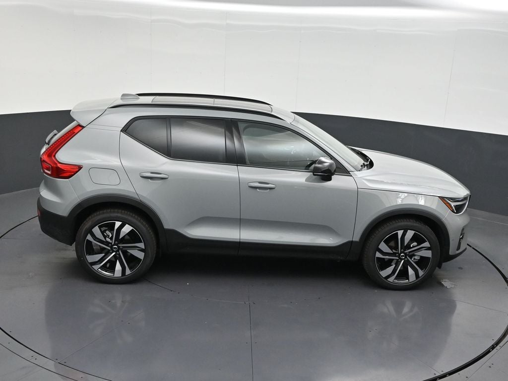 2026 Volvo XC40 B5 Ultra